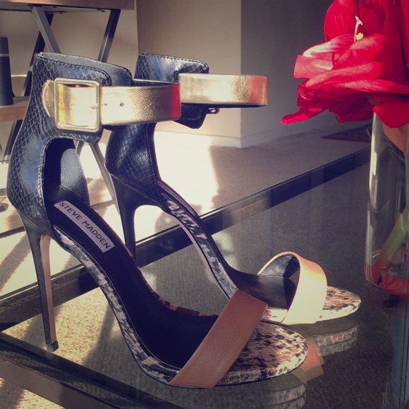Steven Madden Pumps - Picture 1 of 3